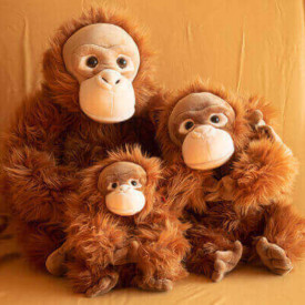 Plüch-Orang-Utans in drei verschiedenen Größen.