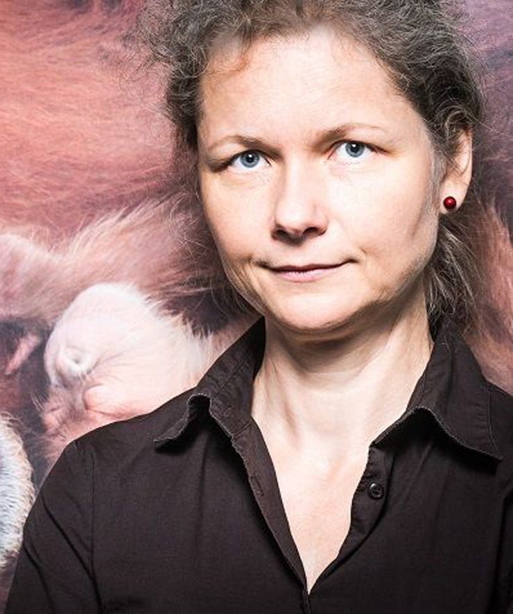 Portrait von Julia Cissewski.