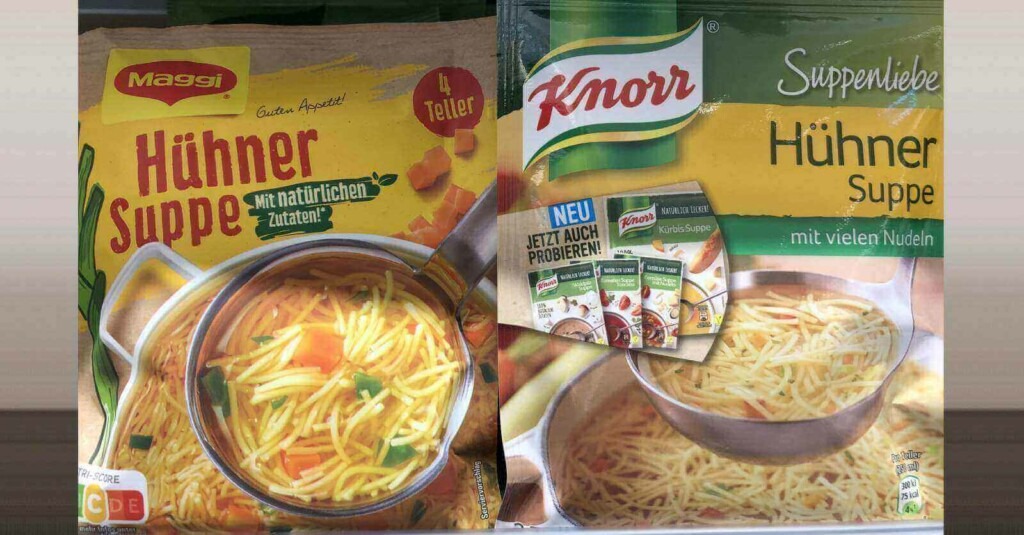 Gegenüberstellung zweier Produkte. Links: Hühnersuppe aus der Tüte von Maggi. Rechts: Hühnersuppe aus der Tüte von Knorr.