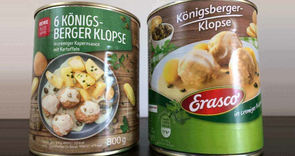 Gegenüberstellung zweier Produkte. Links: Königsberger Klopse aus der Konservendose von REWE. Rechts: Königsberger Klopse aus der Konservendose von Erasco.