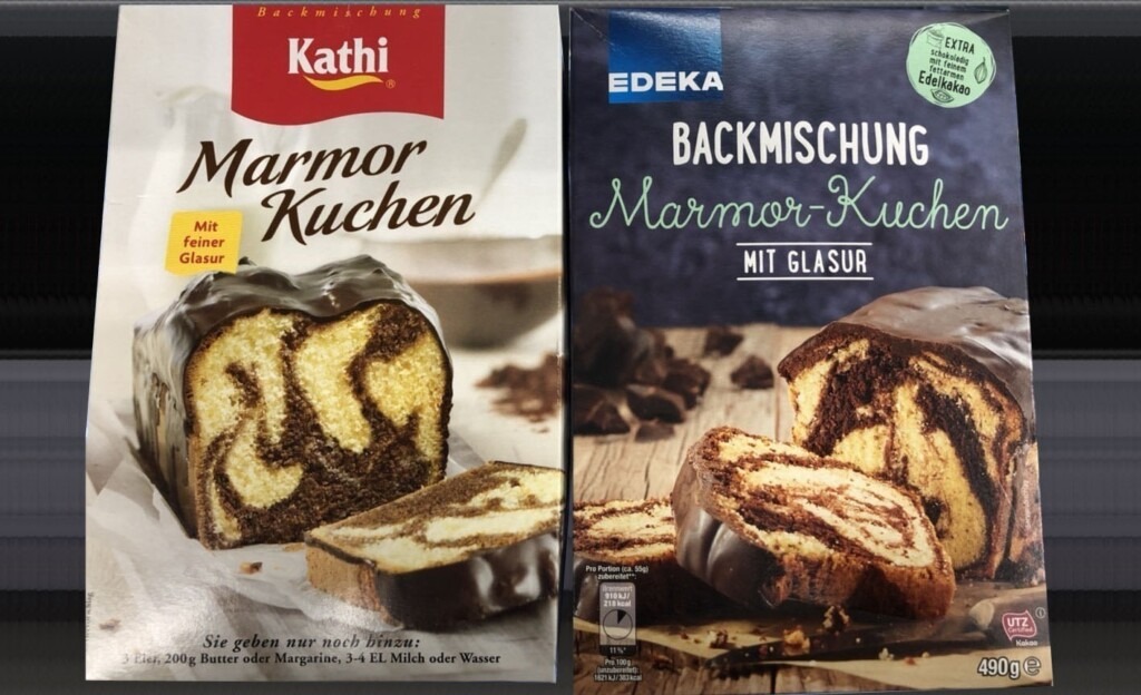 Gegenüberstellung zweier Produkte. Links: Backmischung für Marmorkuchen von Kathi. Rechts: Backmischung für Marmorkuchen von EDEKA.