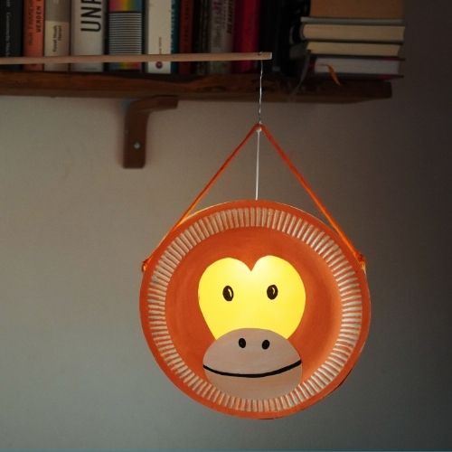 Foto einer selbstgebastelten Orang-Utan-Laterne.