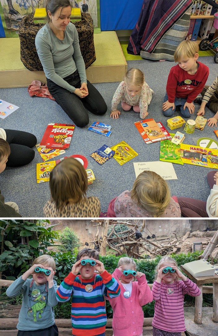 Bild oben: Die Umweltbildnerin sitzt mit mehreren Kindern im Kreis auf dem Boden. Darauf sind verschiedene Produktverpackungen verteilt. Bild unten: Vier Kinder schauen mit Ferngläsern in Richtung Kamera. Im Hintergrund befindet sich das Gehege der Schimpansengruppe.